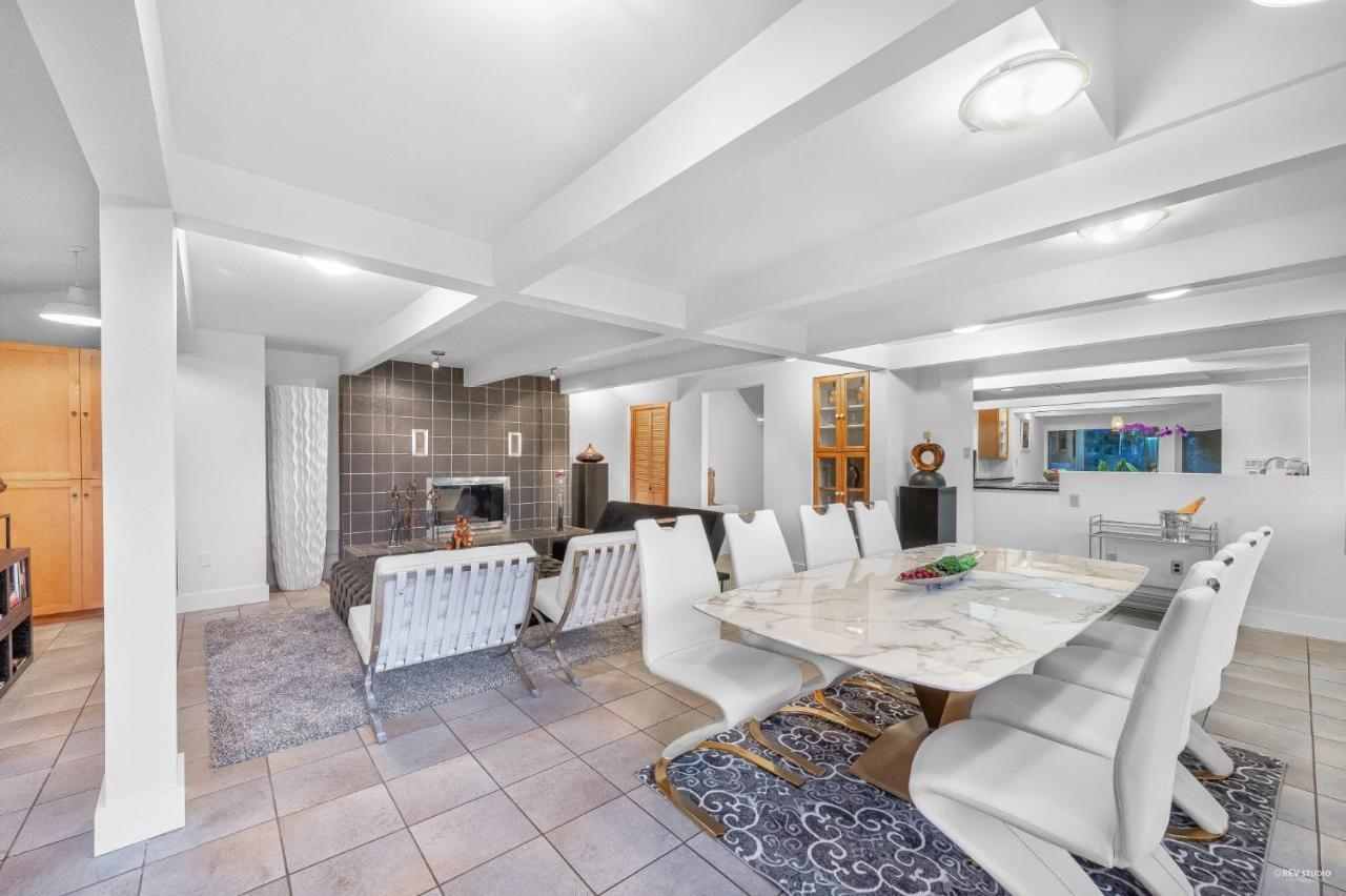 Seymour Private Bedroom, Ensuite Bathroom With Shared Pool, Hot Tub With Views ノースバンクーバー エクステリア 写真