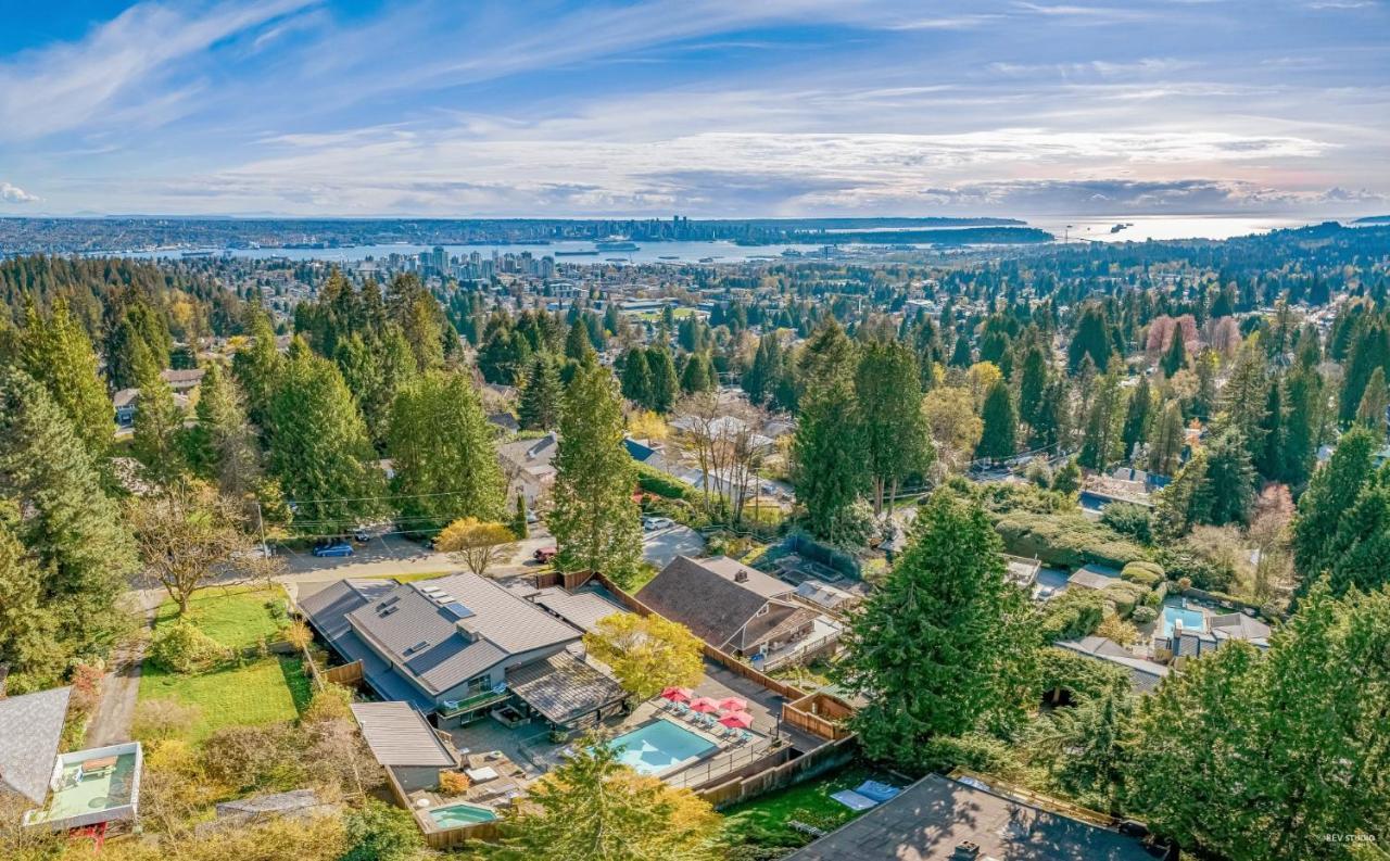 Seymour Private Bedroom, Ensuite Bathroom With Shared Pool, Hot Tub With Views ノースバンクーバー エクステリア 写真
