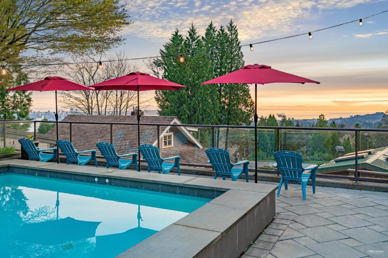 Seymour Private Bedroom, Ensuite Bathroom With Shared Pool, Hot Tub With Views ノースバンクーバー エクステリア 写真
