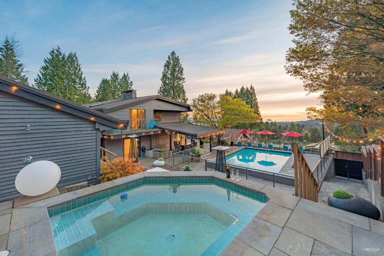 Seymour Private Bedroom, Ensuite Bathroom With Shared Pool, Hot Tub With Views ノースバンクーバー エクステリア 写真