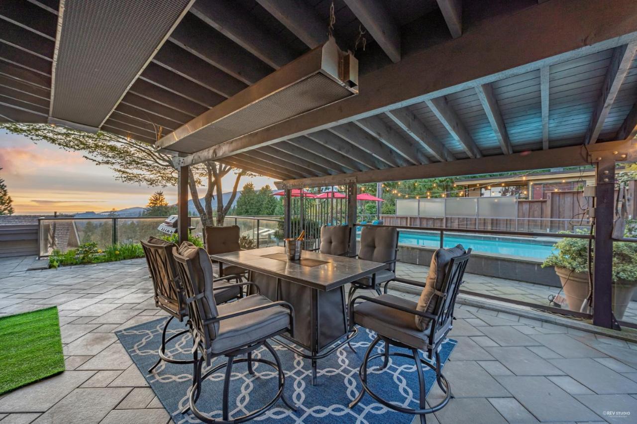 Seymour Private Bedroom, Ensuite Bathroom With Shared Pool, Hot Tub With Views ノースバンクーバー エクステリア 写真