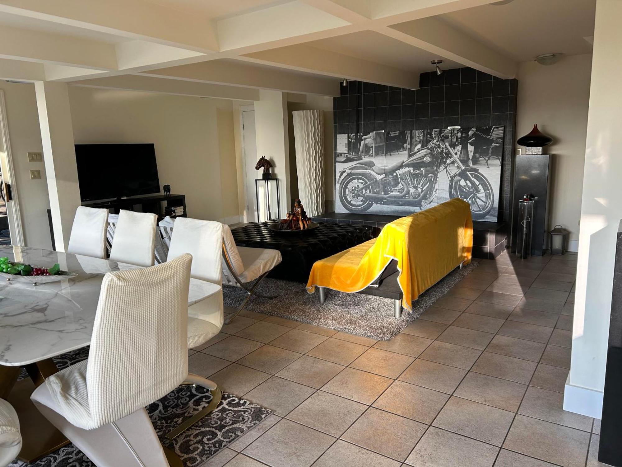Seymour Private Bedroom, Ensuite Bathroom With Shared Pool, Hot Tub With Views ノースバンクーバー エクステリア 写真