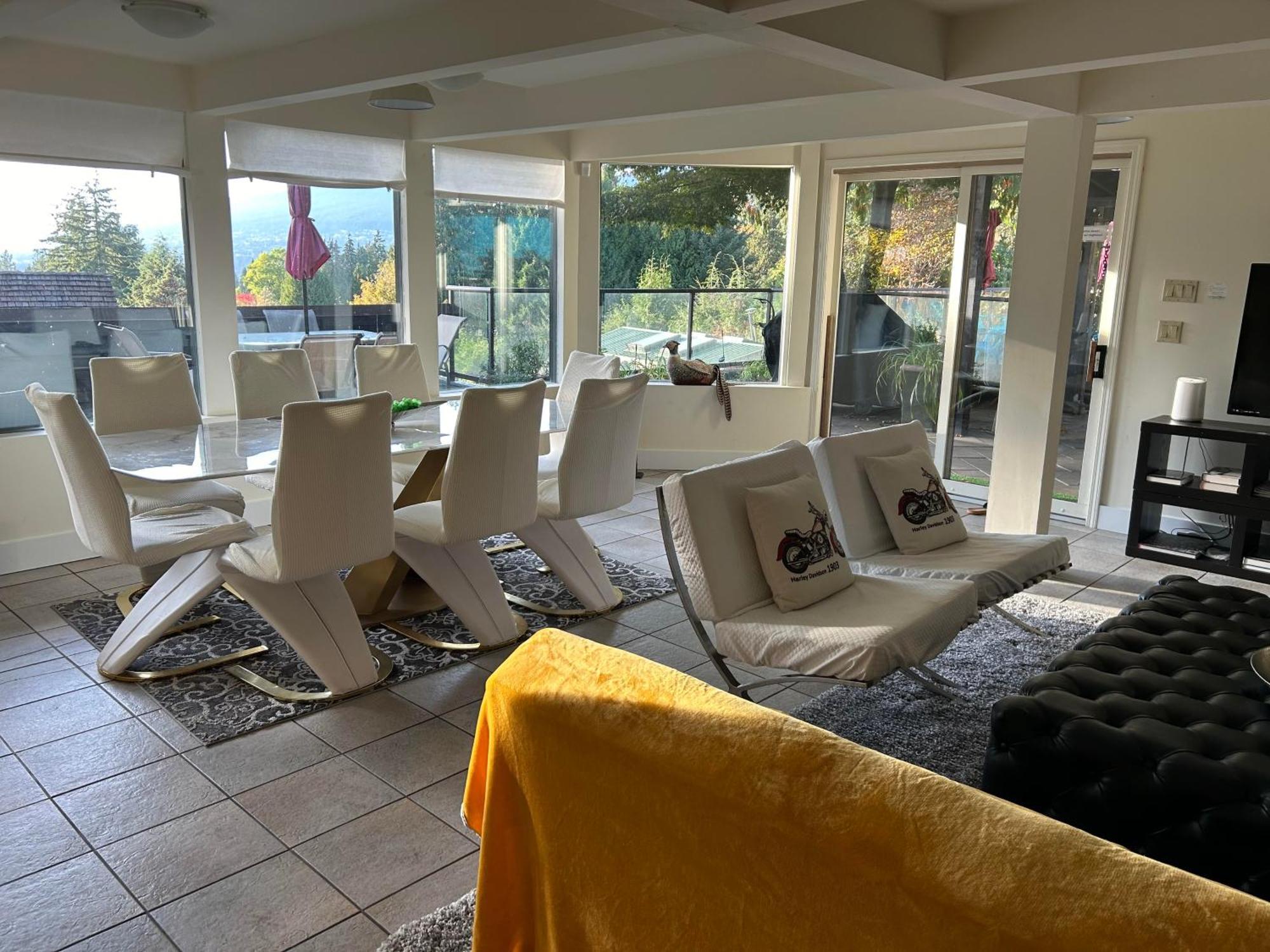 Seymour Private Bedroom, Ensuite Bathroom With Shared Pool, Hot Tub With Views ノースバンクーバー エクステリア 写真