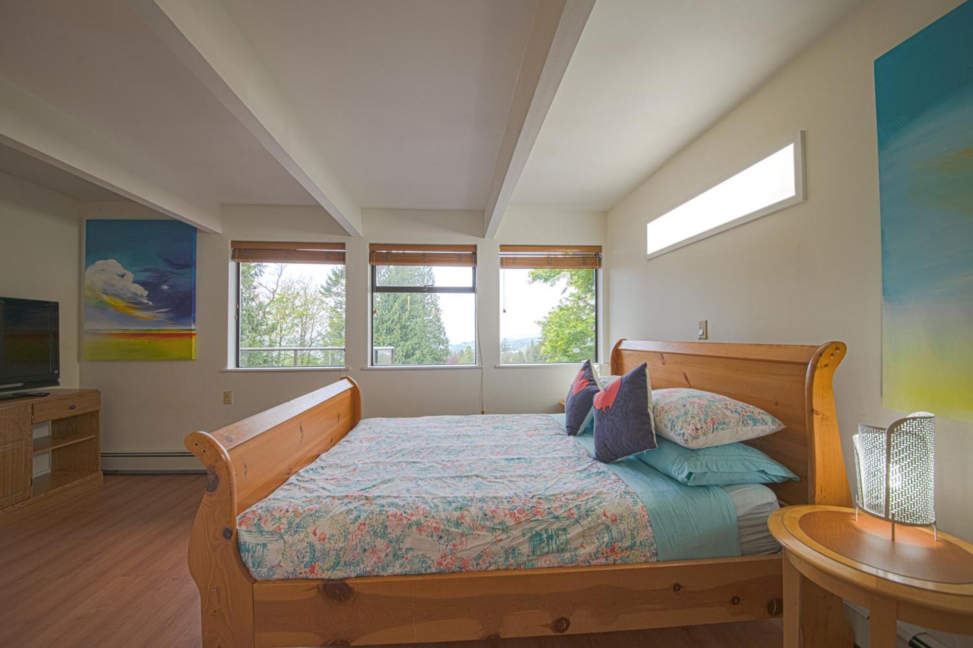 Seymour Private Bedroom, Ensuite Bathroom With Shared Pool, Hot Tub With Views ノースバンクーバー エクステリア 写真